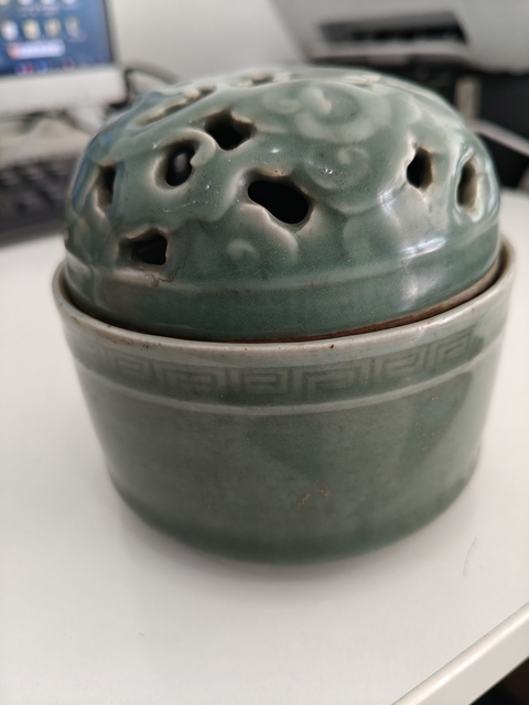古玩陶瓷豆青釉熏爐拍賣,當前價格0元