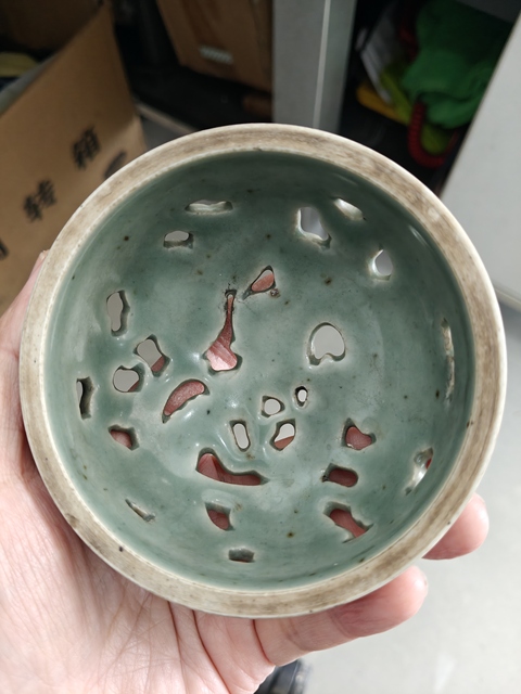 古玩陶瓷豆青釉熏爐拍賣,當前價格0元