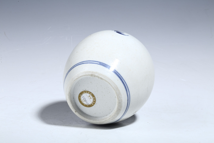 古玩陶瓷清中期·青花洞石牡丹紋小罐拍賣，當前價格108元