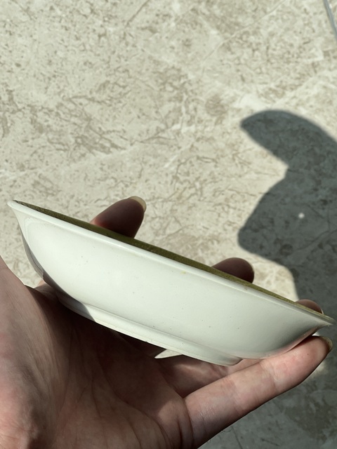 古玩陶瓷民國黃地軋道粉彩花卉紋盤拍賣，當前價格1500元