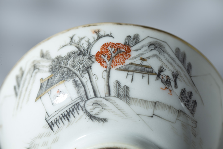 古玩陶瓷清同治·礬紅墨彩描金山水人物詩文茶園拍賣,當前價格1500元