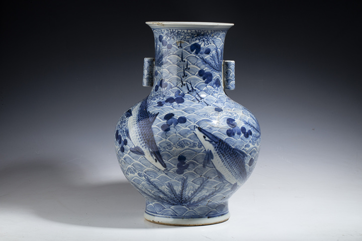 古玩陶瓷清晚·青花魚藻紋貫耳尊拍賣，當前價格18000元