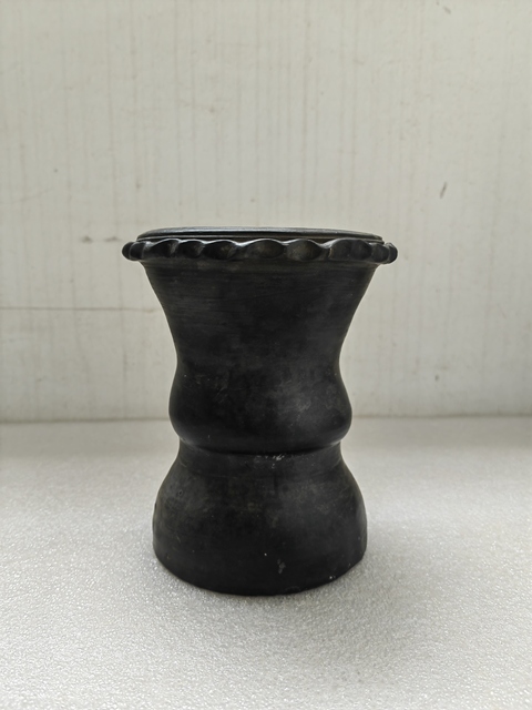 古玩陶瓷黑陶花口尊拍賣,當前價格680元