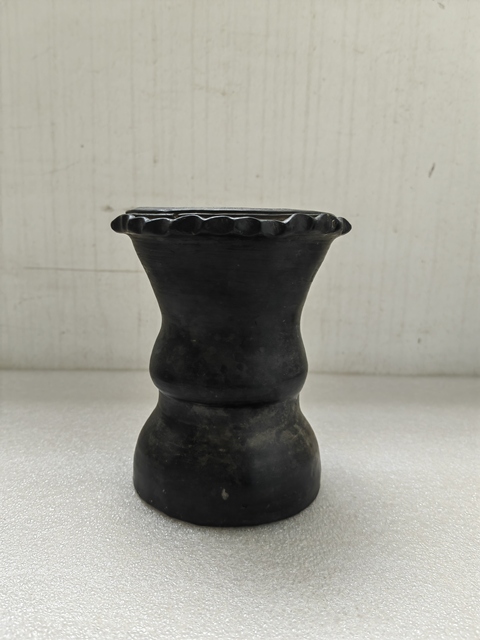 古玩陶瓷黑陶花口尊拍賣,當前價格680元