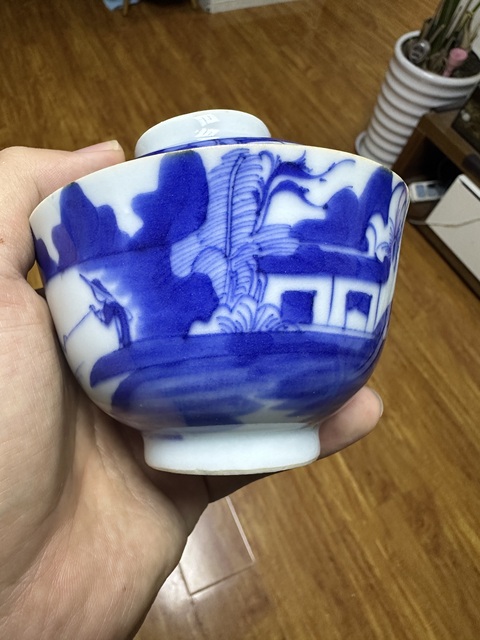 古玩陶瓷清中期山水詩紋青花蓋碗拍賣，當(dāng)前價(jià)格4580元