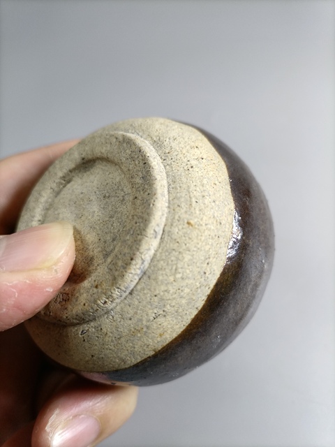 古玩陶瓷清褐釉獅紋水盂拍賣,當前價格708元