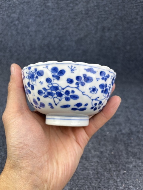 古玩陶瓷康熙青花花卉紋瓜棱碗拍賣,當前價格2888元