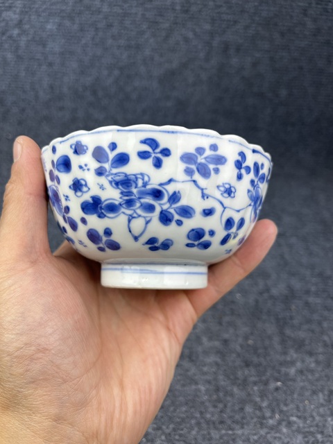 古玩陶瓷康熙青花花卉紋瓜棱碗拍賣,當前價格2888元
