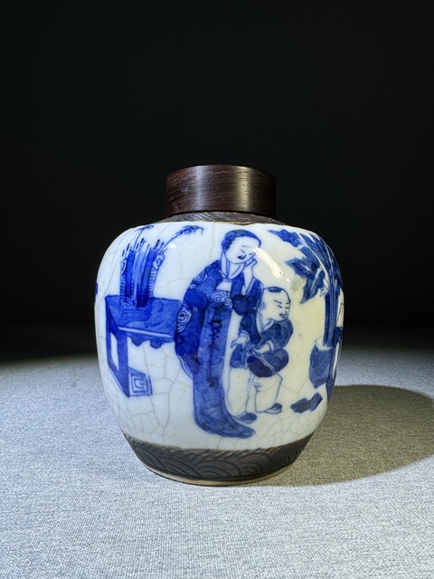 古玩陶瓷清代晚期青花三娘教子紋青花罐清代青花茶葉罐拍賣,當前價格2500元