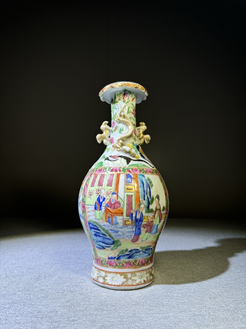 古玩陶瓷【精品】清代道光細路廣彩西廂記人物故事紋花口瓶拍賣,當前價格4800元