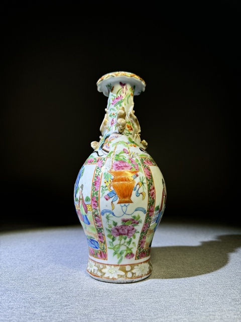 古玩陶瓷【精品】清代道光細路廣彩西廂記人物故事紋花口瓶拍賣,當前價格4800元