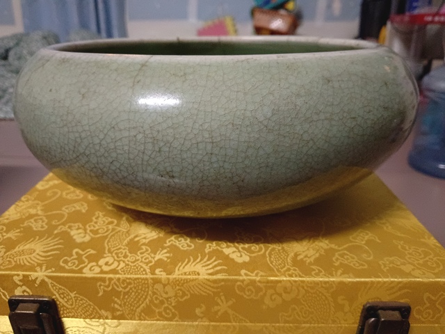 古玩陶瓷雍正哥釉三足香爐拍賣,當前價格1800元