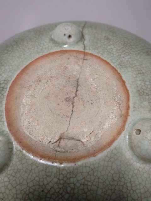 古玩陶瓷雍正哥釉三足香爐拍賣,當前價格1800元
