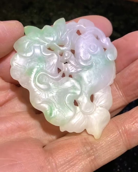 古玩玉器清代天然翡翠雕“連年有余”掛件拍賣，當前價格26000元