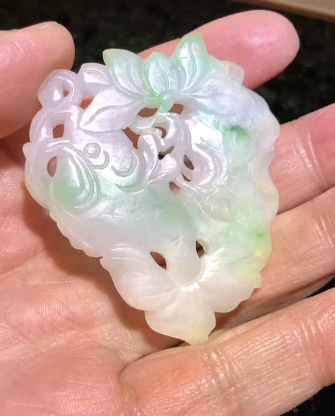 古玩玉器清代天然翡翠雕“連年有余”掛件拍賣，當前價格26000元
