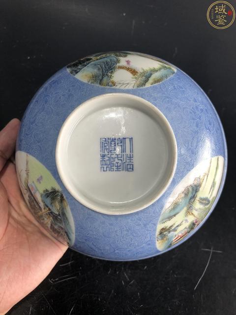 古玩陶瓷民國·藍地軋道開窗粉彩山水人物紋碗拍賣,當前價格3300元