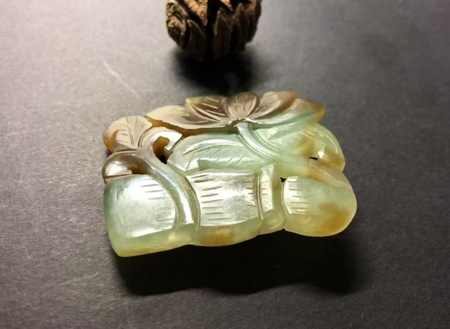 古玩玉器清代和田玉雕“花卉佩”拍賣，當前價格11000元