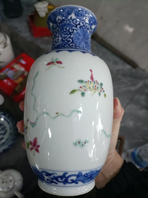 古玩陶瓷民國青花粉彩博古圖賞瓶拍賣,當(dāng)前價(jià)格3888元