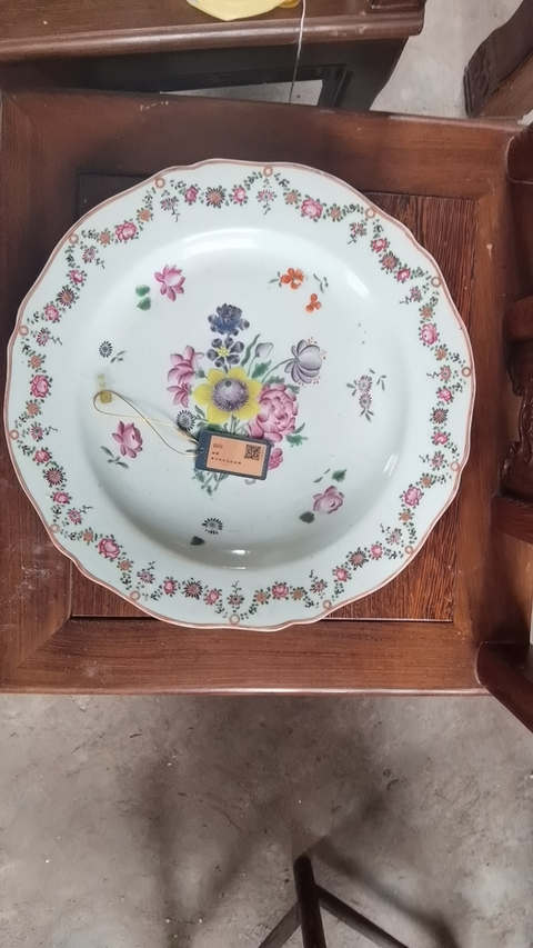 古玩陶瓷清代乾隆粉彩花卉紋花口盤拍賣，當(dāng)前價(jià)格6900元