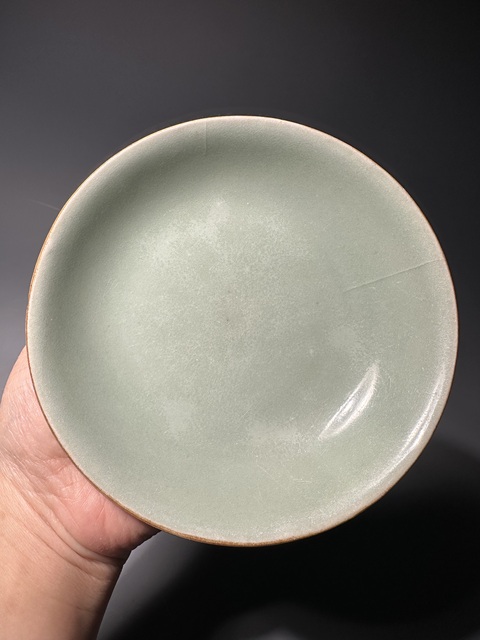 古玩陶瓷(官窯制式)大清嘉慶年制款豆青釉盤拍賣,當前價格0元