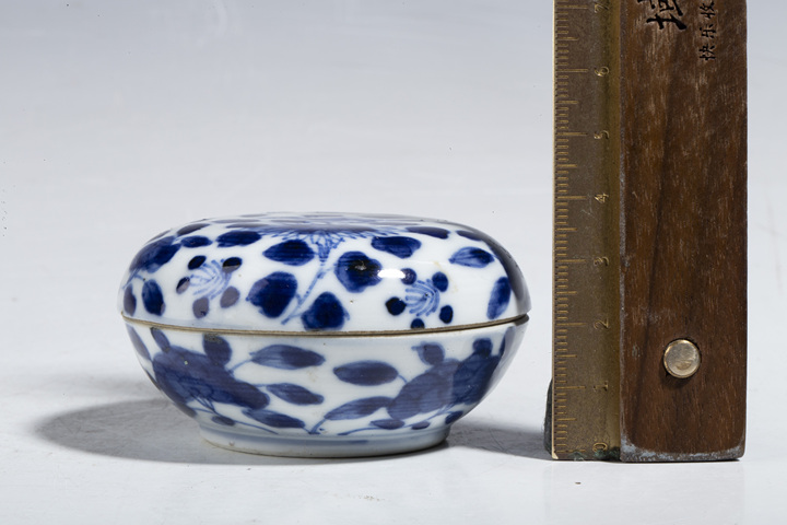 古玩陶瓷晚清·青花花鳥紋印泥盒拍賣，當前價格2600元