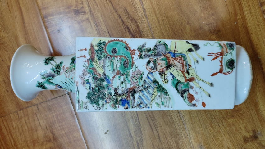 古玩陶瓷五彩人物故事紋天圓四方瓶拍賣，當前價格38888元