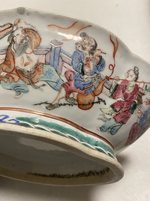 古玩陶瓷清道咸時(shí)期 粉彩八仙人物紋海棠貢碗拍賣,當(dāng)前價(jià)格7777元