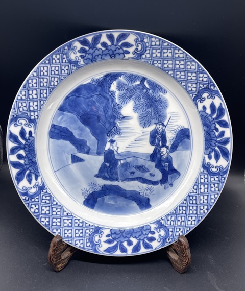 古玩陶瓷康熙·松蔭對弈圖青花盤拍賣，當前價格9988元