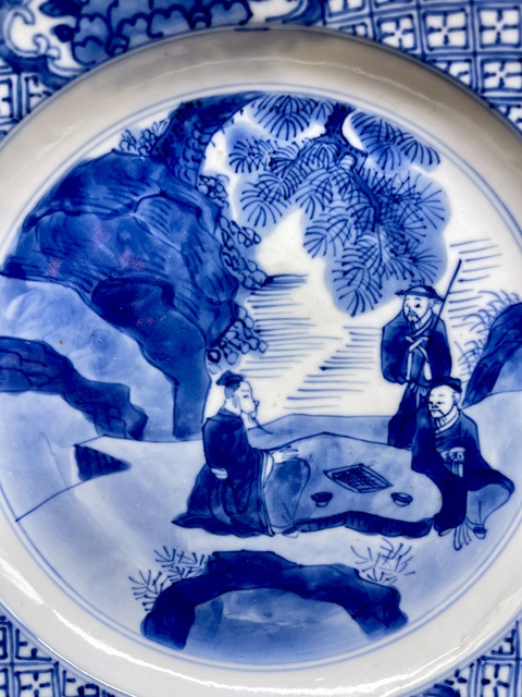 古玩陶瓷康熙·松蔭對弈圖青花盤拍賣，當前價格9988元