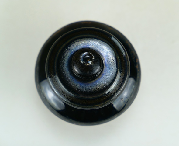 古玩陶瓷精美:明代黑釉小茶葉蓋罐(1368年-1644年拍賣,當前價格388元