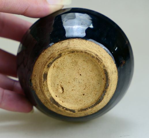 古玩陶瓷精美:明代黑釉小茶葉蓋罐(1368年-1644年拍賣,當前價格388元