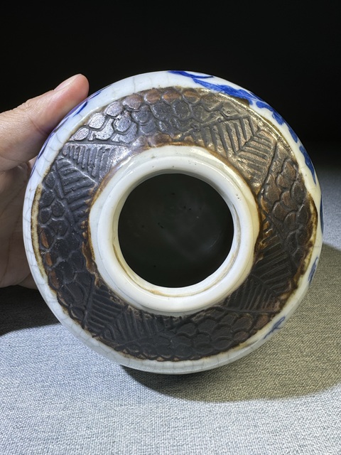 古玩陶瓷清代晚期青花三娘教子紋青花罐清代青花茶葉罐拍賣,當前價格2500元