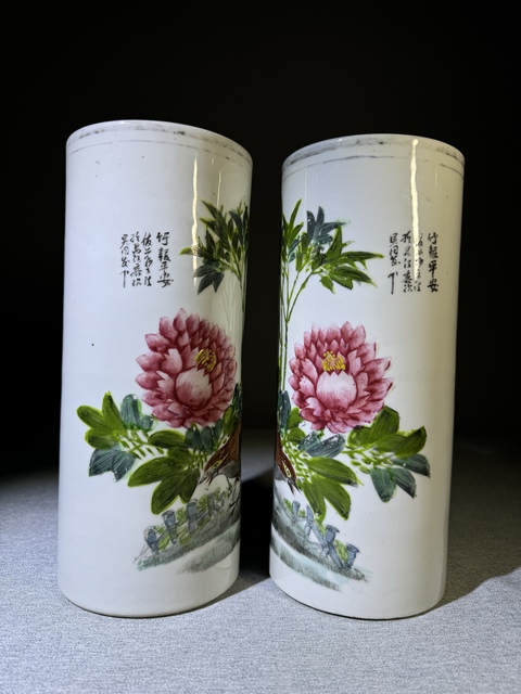 古玩陶瓷民國花開富貴竹報(bào)平安淺絳彩帽筒一對(duì)民國成對(duì)帽筒拍賣,當(dāng)前價(jià)格2800元