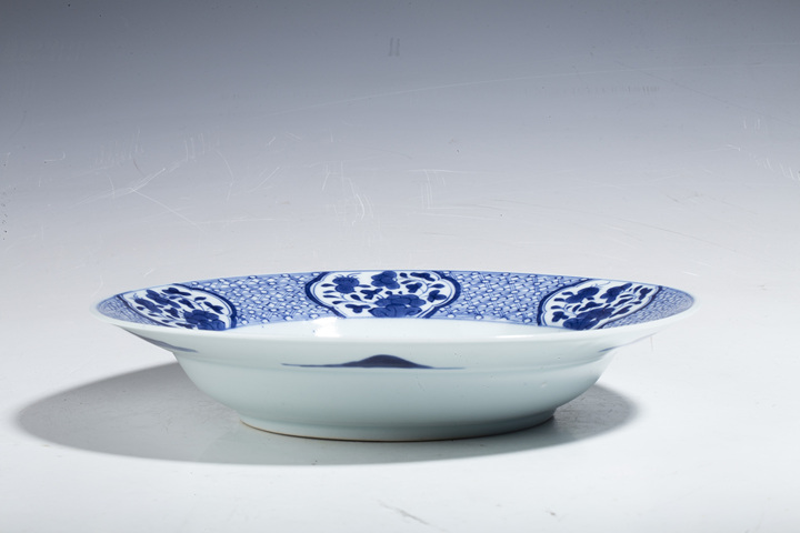 古玩陶瓷清康熙·青花狩獵圖折沿盤拍賣，當(dāng)前價(jià)格12000元