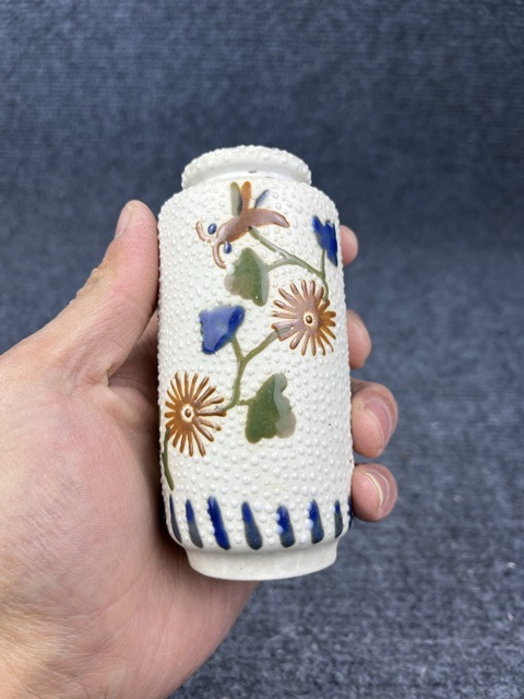 古玩陶瓷珍珠地粉彩花卉紋小燈籠瓶拍賣,當前價格1388元