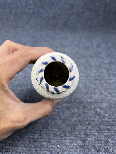 古玩陶瓷珍珠地粉彩花卉紋小燈籠瓶拍賣,當前價格1388元