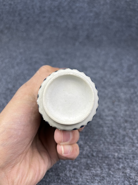 古玩陶瓷珍珠地粉彩花卉紋小燈籠瓶拍賣,當前價格1388元