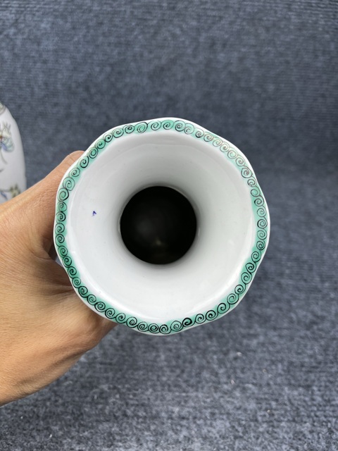 古玩陶瓷五彩花鳥紋賞瓶一對拍賣,當前價格1288元