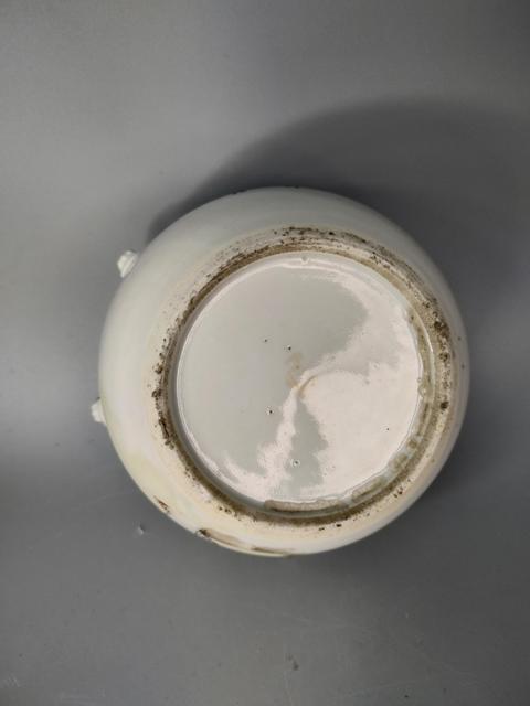 古玩陶瓷清晚期淺降彩人物粥罐拍賣,當前價格0元