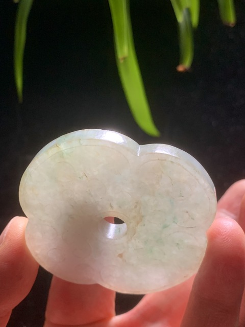 古玩玉器清代天然翡翠雕“卷云紋璧”拍賣，當前價格14000元