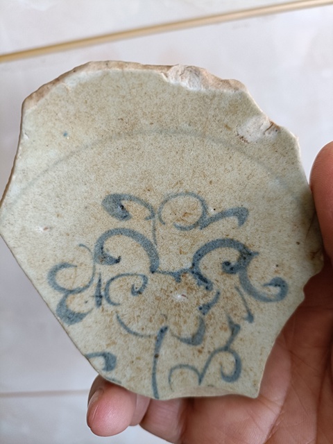 古玩陶瓷元青花一束蓮紋大整底大標本拍賣,當前價格980元