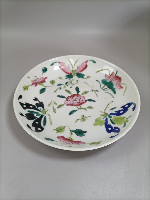古玩陶瓷清晚粉彩花蝶紋盤(pán)拍賣(mài),當(dāng)前價(jià)格0元