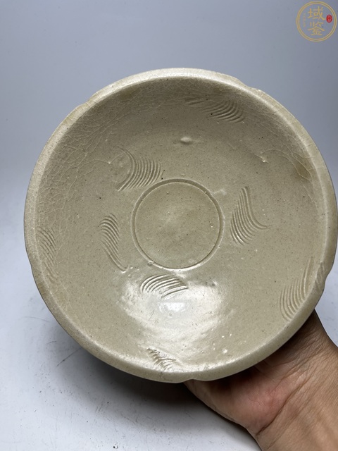 古玩陶瓷元代青釉刻花紋盤拍賣,當(dāng)前價(jià)格545元
