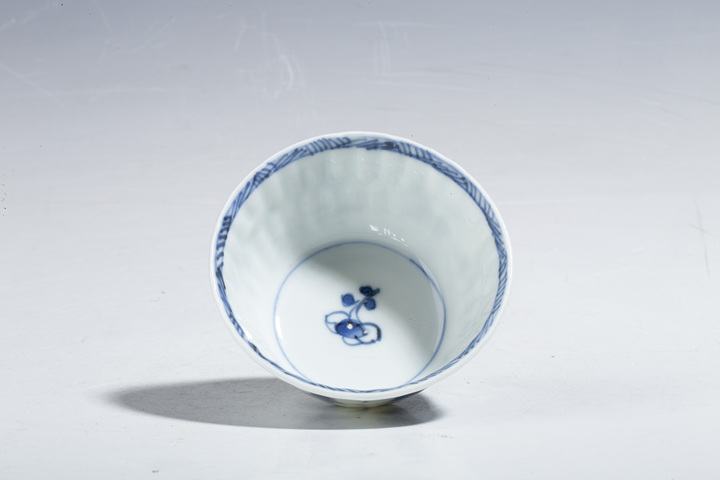 古玩陶瓷清康熙·青花官上加官紋杯碟一套拍賣,當(dāng)前價格2000元