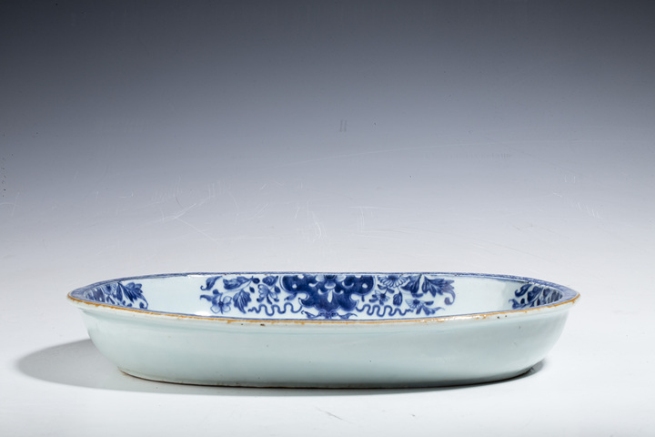 古玩陶瓷清乾隆·青花洞石花鳥紋橢圓盤拍賣，當前價格7500元