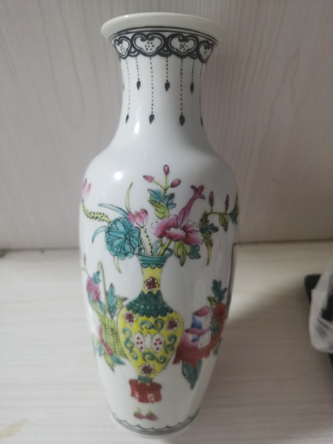 古玩陶瓷粉彩博古圖撇口瓶拍賣，當前價格2800元