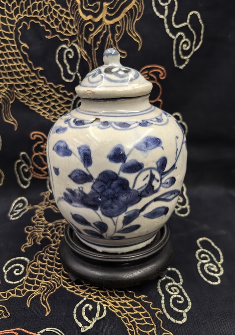 古玩陶瓷萬歷青花花鳥紋蓋罐拍賣,當前價格8888元