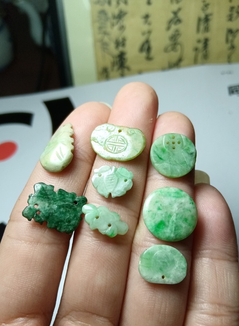 古玩玉器清代天然翡翠花片拍賣，當前價格880元