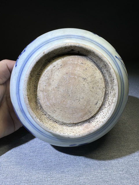 古玩陶瓷清代順治青花洞石琵琶花卉紋羅漢香爐順治青花瓷器拍賣，當前價格2300元