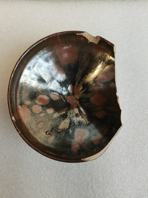 古玩陶瓷磁州窯黑釉鐵銹花茶盞拍賣，當(dāng)前價(jià)格0元